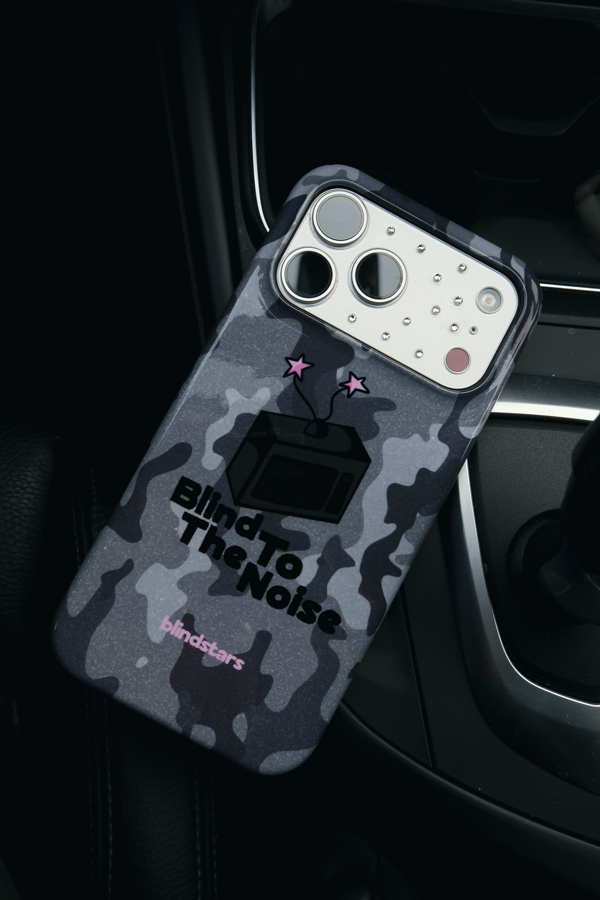 Blind to the noise - Tough Phone Case